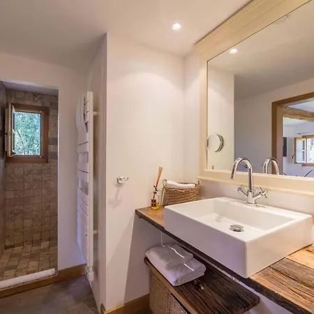 Maison D'Une Chambre Avec Piscine Partagee Jacuzzi Et Jardin Clos A Porto Vecchio A 2 Km De La Plage بيت للعطل *
