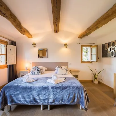 Maison D'Une Chambre Avec Piscine Partagee Jacuzzi Et Jardin Clos A Porto Vecchio A 2 Km De La Plage بيت للعطل