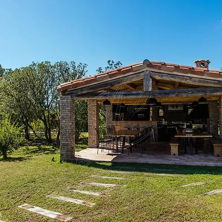Maison D'Une Chambre Avec Piscine Partagee Jacuzzi Et Jardin Clos A Porto Vecchio A 2 Km De La Plage