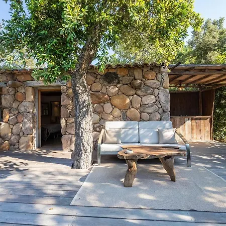 Maison D'Une Chambre Avec Piscine Partagee Jacuzzi Et Jardin Clos A Porto Vecchio A 2 Km De La Plage بيت للعطل بورتو فيكشْيو